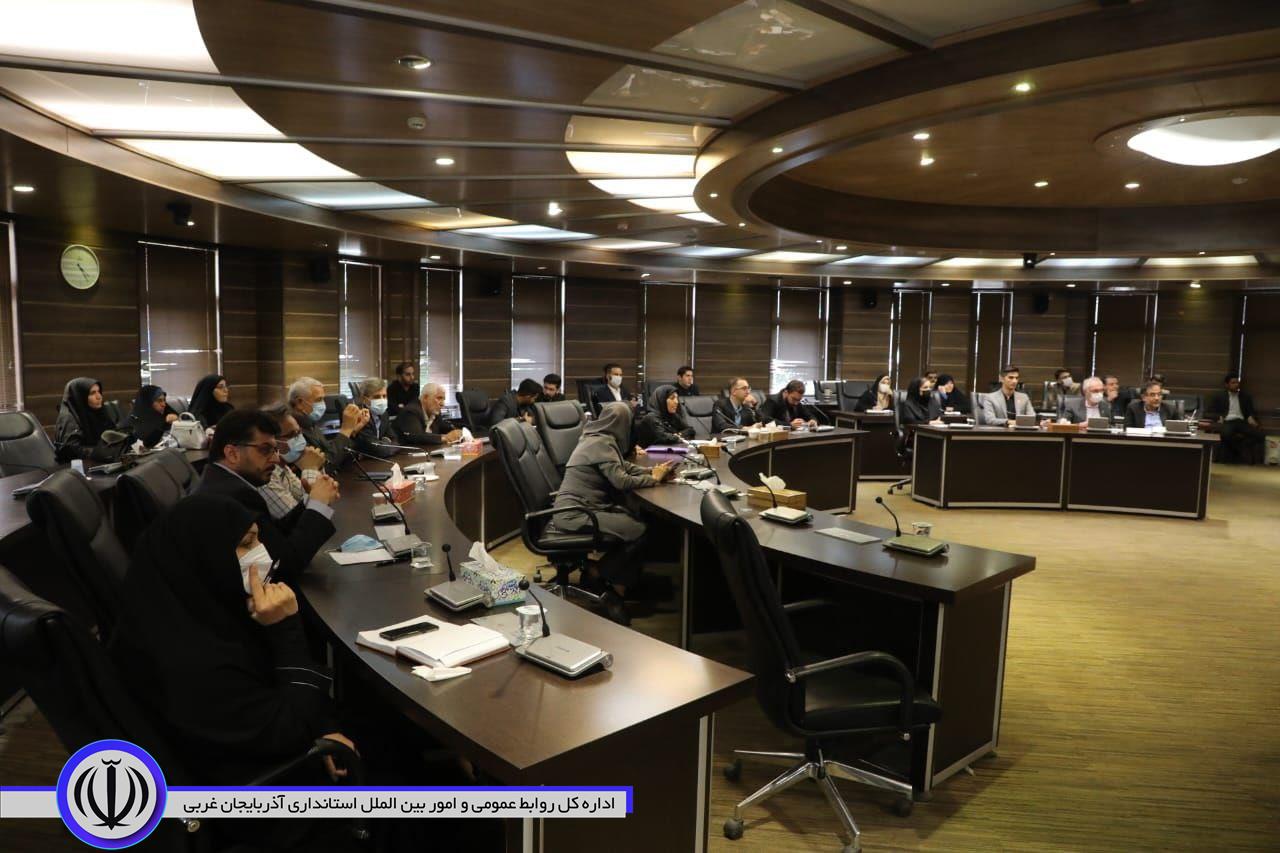 نشست محمدصادق معتمدیان استاندار آذربایجانغربی غربی با مدیران سازمانهای مردم نهاد فعال استان